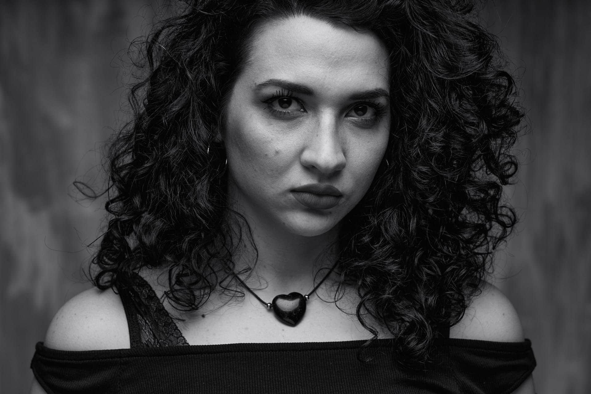fashion photo Janina sexy headshot fahsion photo grunge without glasses
