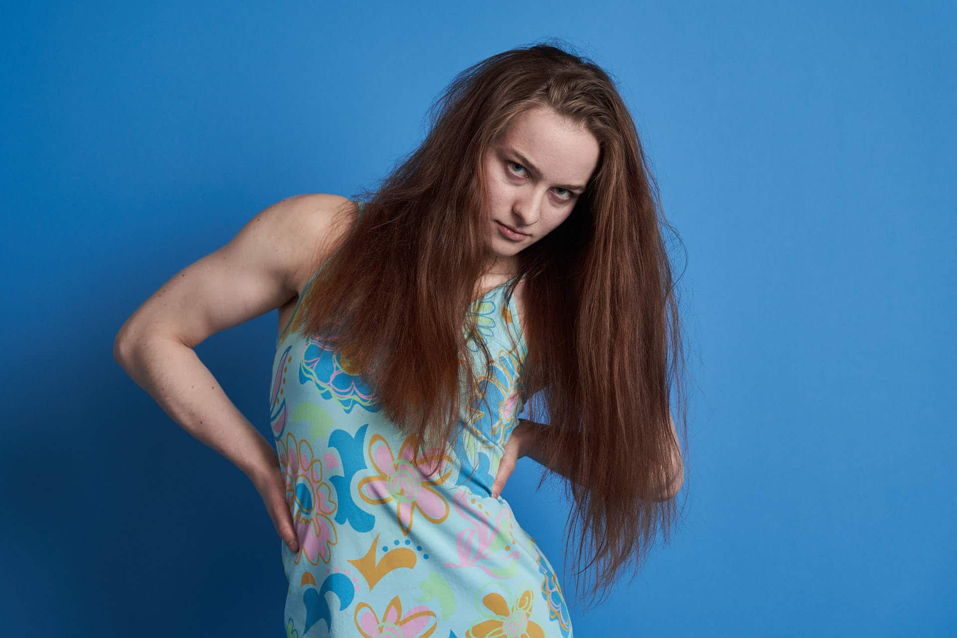Fashionfoto Krissi Blau weiblich irre Fashionfoto Krissi Blau weiblich irre