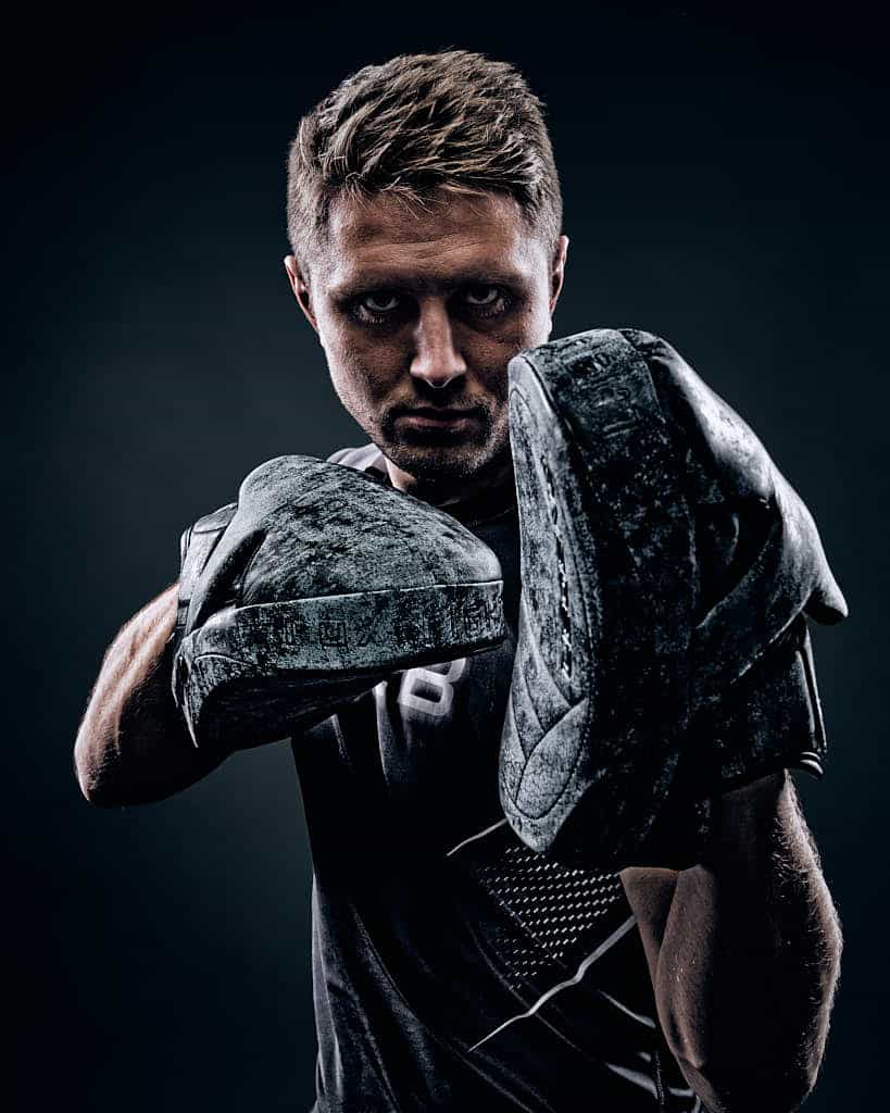 Sportportraits Daniel Hepting MMA Pratzen