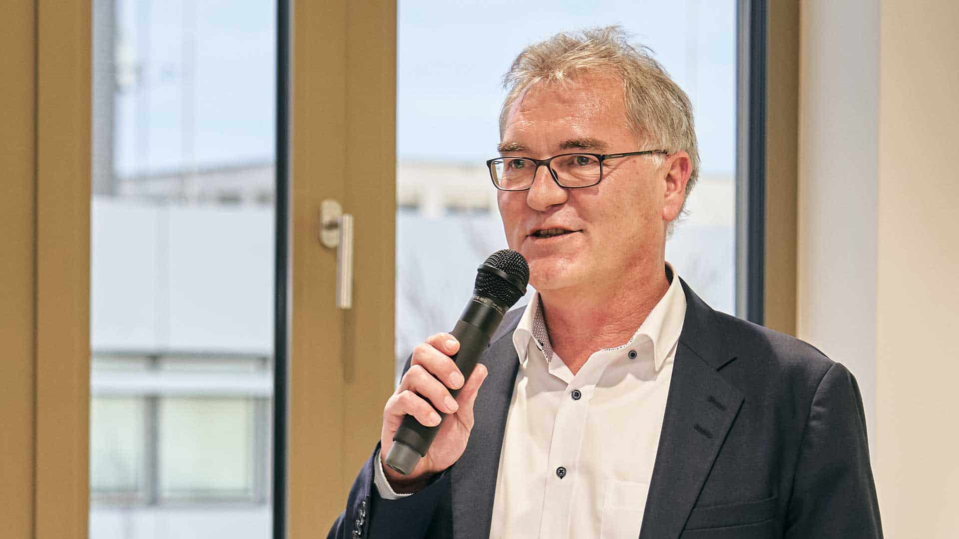 businessfotos Eventreportage Vortrag Mikro Sprecher businessfotos Eventreportage Vortrag Mikro Sprecher