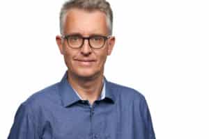 Business Headshot in Bonn – freigestelltes Corporate-Porträt vor weißem Hintergrund